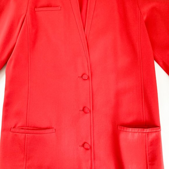 1970's Valentino Oversized Women's Red Blazer with Sewn in Shoulder Pads - Picture 6 of 13